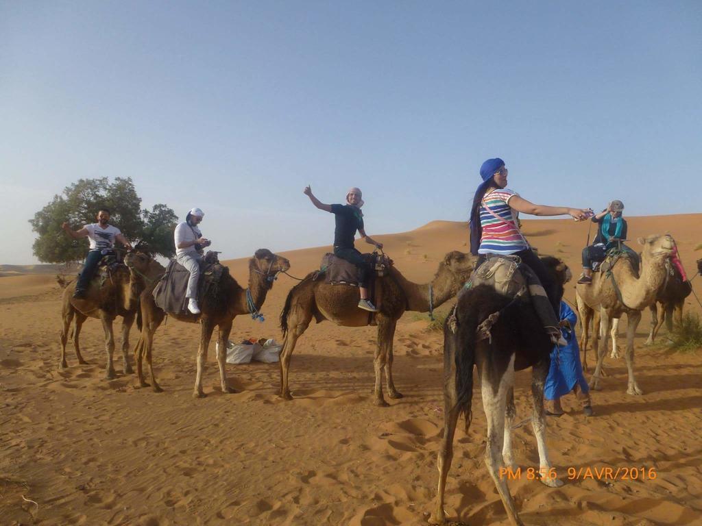 Bivouac Erg Znaigui Hotel Merzouga Exterior foto